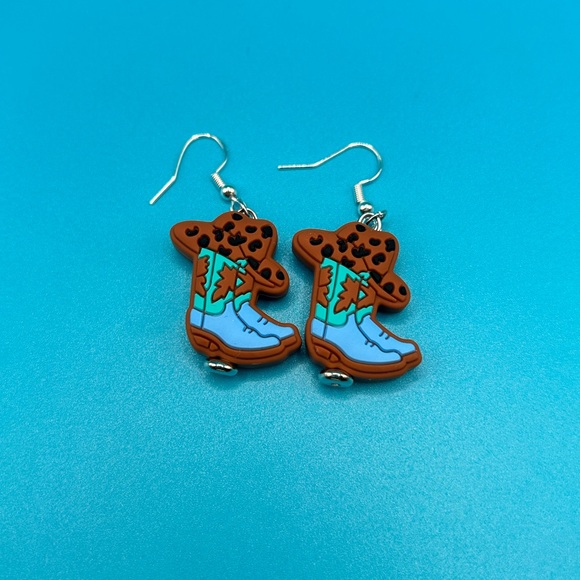 Country Boots & 🤠 Hat Earrings - Picture 1 of 1